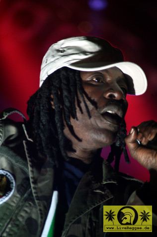 Alpha Blondy (CI) with The Solar System Band 13. Chiemsee Reggae Festival, Übersee - Main Stage 17. August 2007 (1).JPG